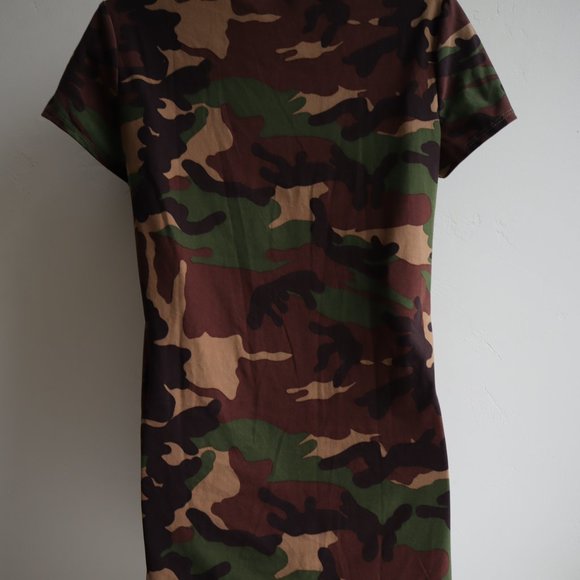 Discreet Women's Camo Print Army Style Blouse Tee, Large - Picture 3 of 4